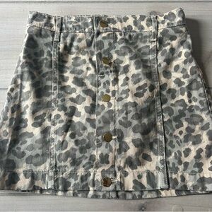 Abercrombie Kids Gray Taupe Leopard Print Button-Front Denim Skirt